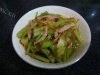 很有食欲的肉丝芹菜