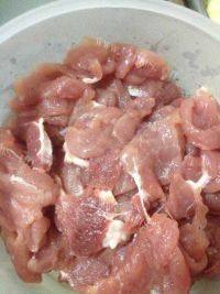 易做的土豆肉片做法图解4)