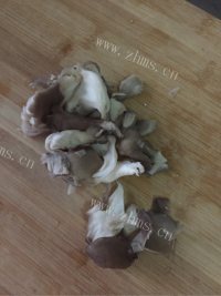 美味的香菇鸡蛋米饭做法图解1)