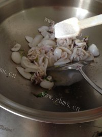 好吃的韭菜炒墨鱼仔做法图解8)