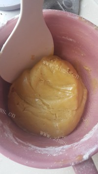自制广式月饼做法图解1)