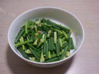 「DIY美食」肉炒蒜苔做法图解1)