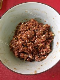 好吃的炸茄盒做法图解2)