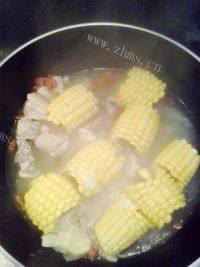 自制玉米排骨汤