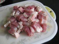 家常菜炖肉做法图解2)