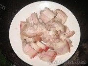 家常菜五花肉焖鲜笋做法图解2)
