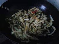 口感饱满的西红柿炒茄丝做法图解10)