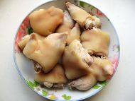 鲜甜腐乳猪蹄做法图解2)