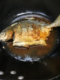 记忆中的萝卜煮白鲳鱼做法图解5)