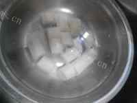 自制淮山玉米煲瘦肉汤做法图解1)