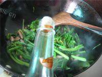 自制香菇油菜做法图解8)