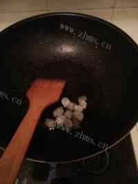 红烧肉炖腐竹做法图解10)