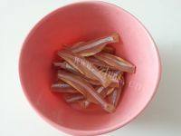 家常菜咸鱼烧茄子做法图解1)
