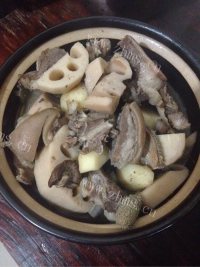 美味的莲藕焖羊肉做法图解13)