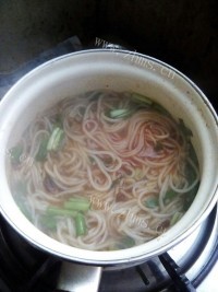 垂涎欲滴的小锅米线做法图解4)