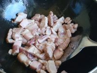 味道超好的猪肉炖山药豆角做法图解4)