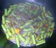 「DIY美食」干煸四季豆做法图解6)