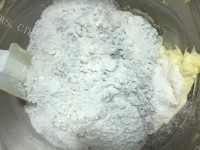 自制黑芝麻曲奇做法图解7)