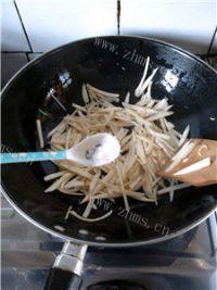 简单易做的茭白炒肉丝做法图解6)
