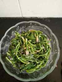 美味的麻酱拌菠菜
