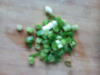 食欲满满的番茄炒花菜做法图解2)