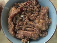 美味的红薯粉蒸肉做法图解8)