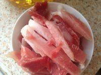 家常菜土豆片炒肉做法图解2)