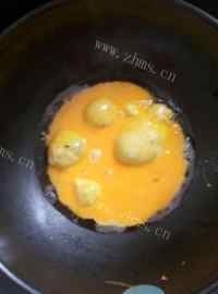 美味的西红柿鸡蛋炒饭做法图解5)