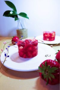 自制草莓果冻做法图解12)