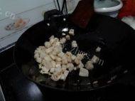 可口的清炒藕丁做法图解3)