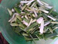 味道不错的蒜苗炒肉做法图解1)