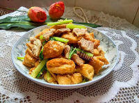 美味的肉片焖豆泡做法图解10)
