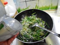 珍馐美味的韭菜炒绿豆芽做法图解8)