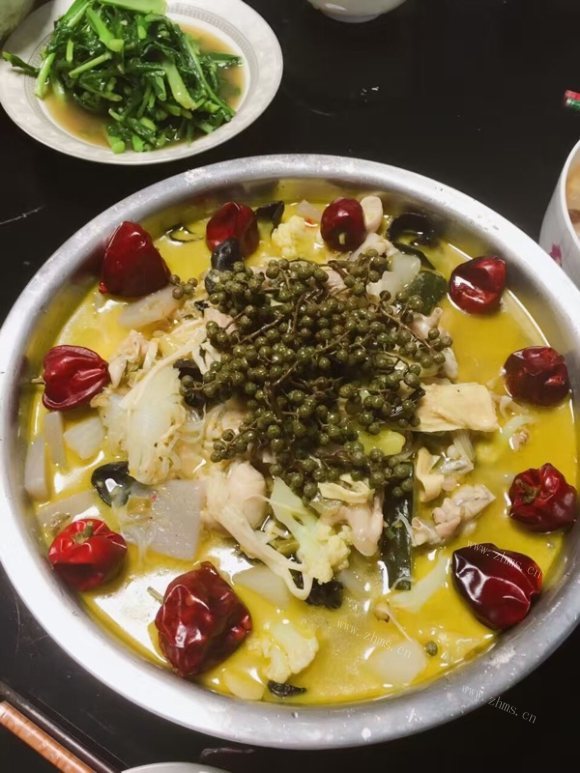热腾腾的泡椒田鸡