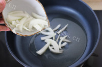 DIY韩式泡菜年糕做法图解4)