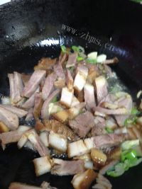 可口的熟肉白菜卤面做法图解7)