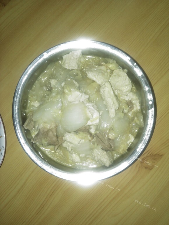 香喷喷的白菜炖冻豆腐