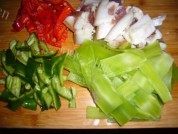 家常菜腊肉炒莴苣做法图解2)