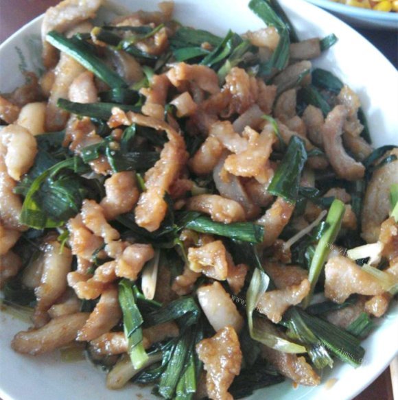 美味佳肴般的韭菜炒肉