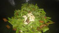 DIY-腊肉炒豆角做法图解6)