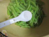 「健康美食」凉拌莴笋做法图解6)