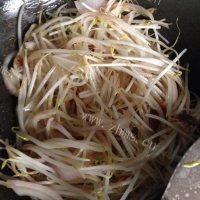 美味的炒粉干做法图解4)