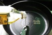 简易茄汁烟肉意粉做法图解7)
