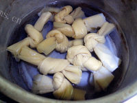 美味的鲜蒸油面筋塞肉做法图解6)