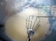 自制奶香蛋饼做法图解1)