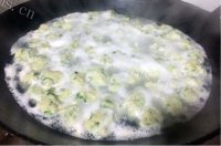 翠茼鱼圆做法图解11)