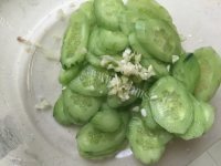 美味营养的凉拌黄瓜做法图解2)