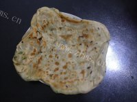 香气浓郁的烫面葱花饼做法图解9)