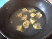 美味的番茄鸡蛋云吞做法图解5)