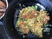 自制青椒鸡蛋饼做法图解11)